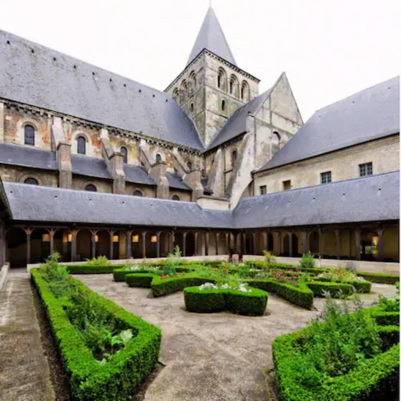 Appartement Spacieux Et Elegant Avec Jardin Montivilliers Dış mekan fotoğraf